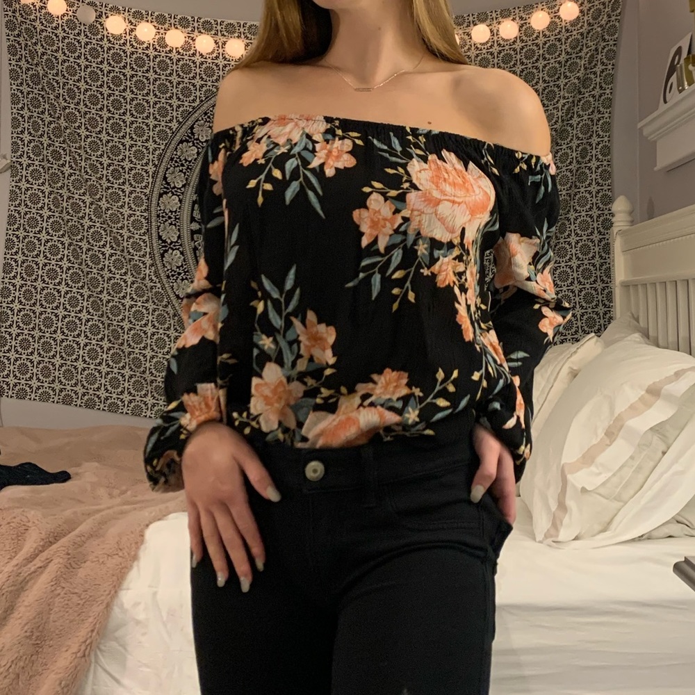 NWT Billabong off the shoulder floral top
